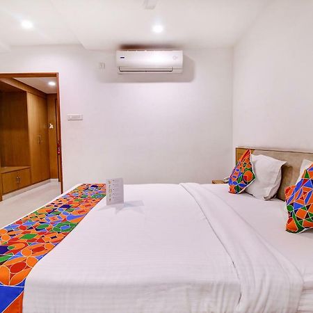 Kondapur  Fabhotel Syberitic Suites Gachibowli - Fully Vaccinated Staff מראה חיצוני תמונה