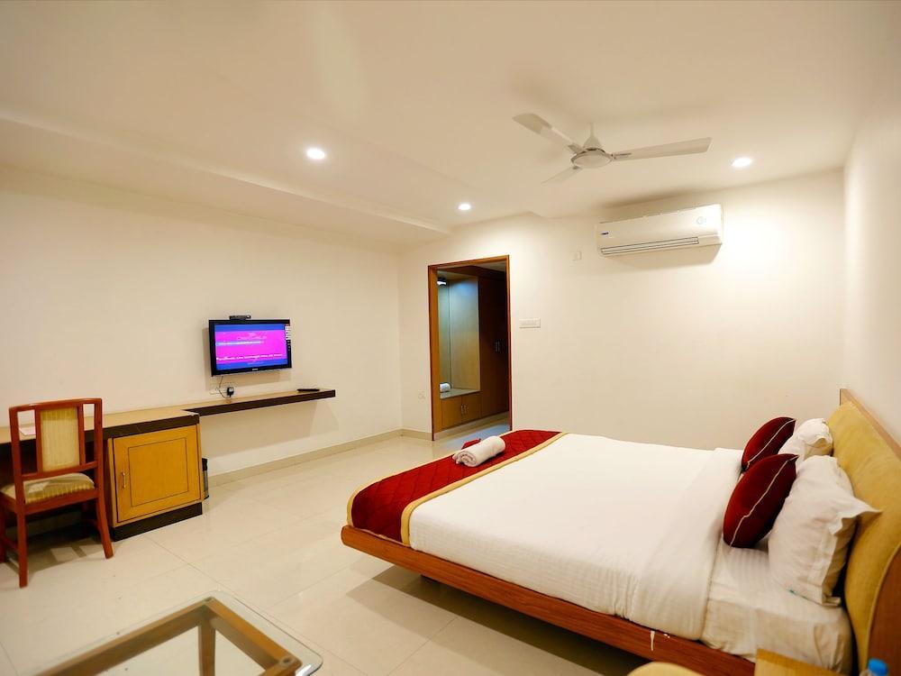 Kondapur  Fabhotel Syberitic Suites Gachibowli - Fully Vaccinated Staff מראה חיצוני תמונה