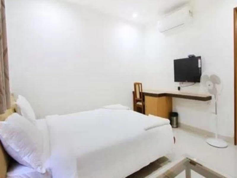 Kondapur  Fabhotel Syberitic Suites Gachibowli - Fully Vaccinated Staff מראה חיצוני תמונה
