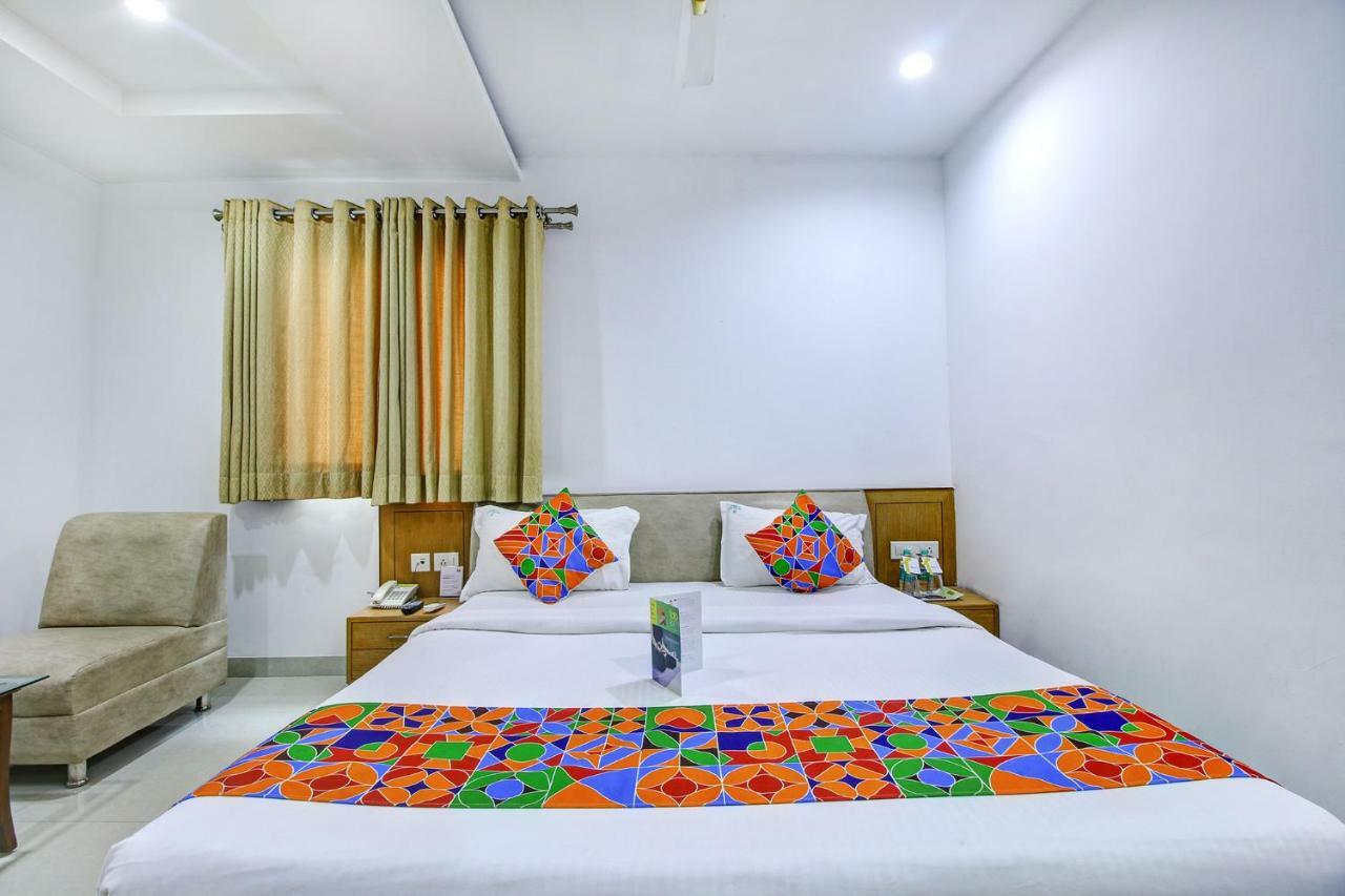 Kondapur  Fabhotel Syberitic Suites Gachibowli - Fully Vaccinated Staff מראה חיצוני תמונה