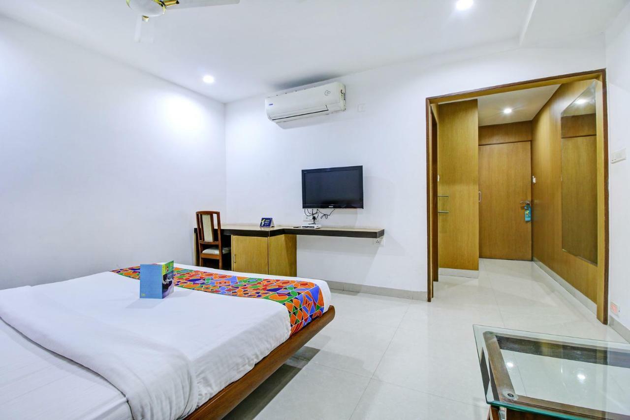 Kondapur  Fabhotel Syberitic Suites Gachibowli - Fully Vaccinated Staff מראה חיצוני תמונה